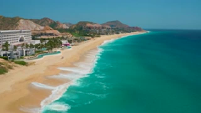 SECRETS MARQUIS LOS CABOS MEXICO-2020: Crashing Waves On A Beautiful Beach At A