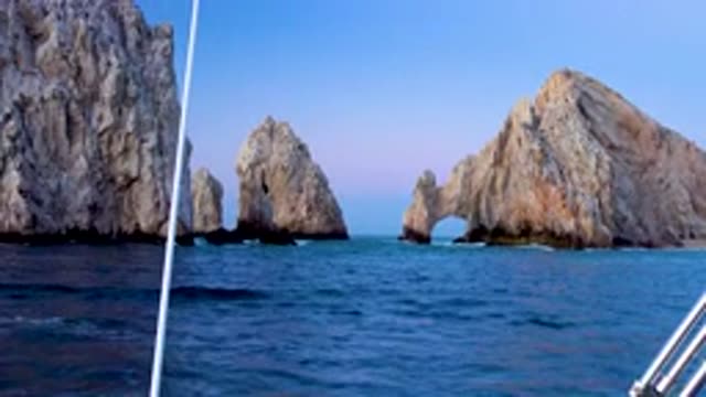CABO SAN LUCAS MEXICO-2020: Rocky Boat Ride On The Ocean For The Whole Family To