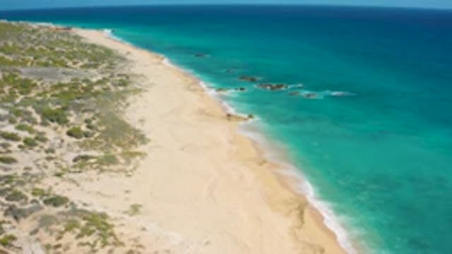 EL CARDONCITO BCS MEXICO-2020: Ocean Waves Peacefully Rolling In And Out From A