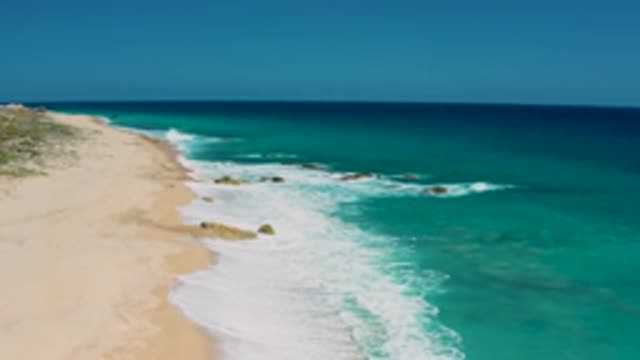 EL CARDONCITO BCS MEXICO-2020: Beautiful Ocean Coast With Waves Crashing Over Rocks