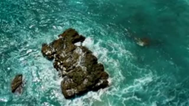 EL CARDONCITO BCS MEXICO-2020: Water Crashing Into Rocks In The Middle Of The