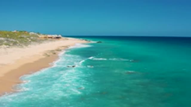 EL CARDONCITO BCS MEXICO-2020: Long Sand Beach Blue Clear Sea Water With White
