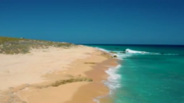 EL CARDONCITO BCS MEXICO-2020: View Of Ocean Waves Crashing Onto Shore